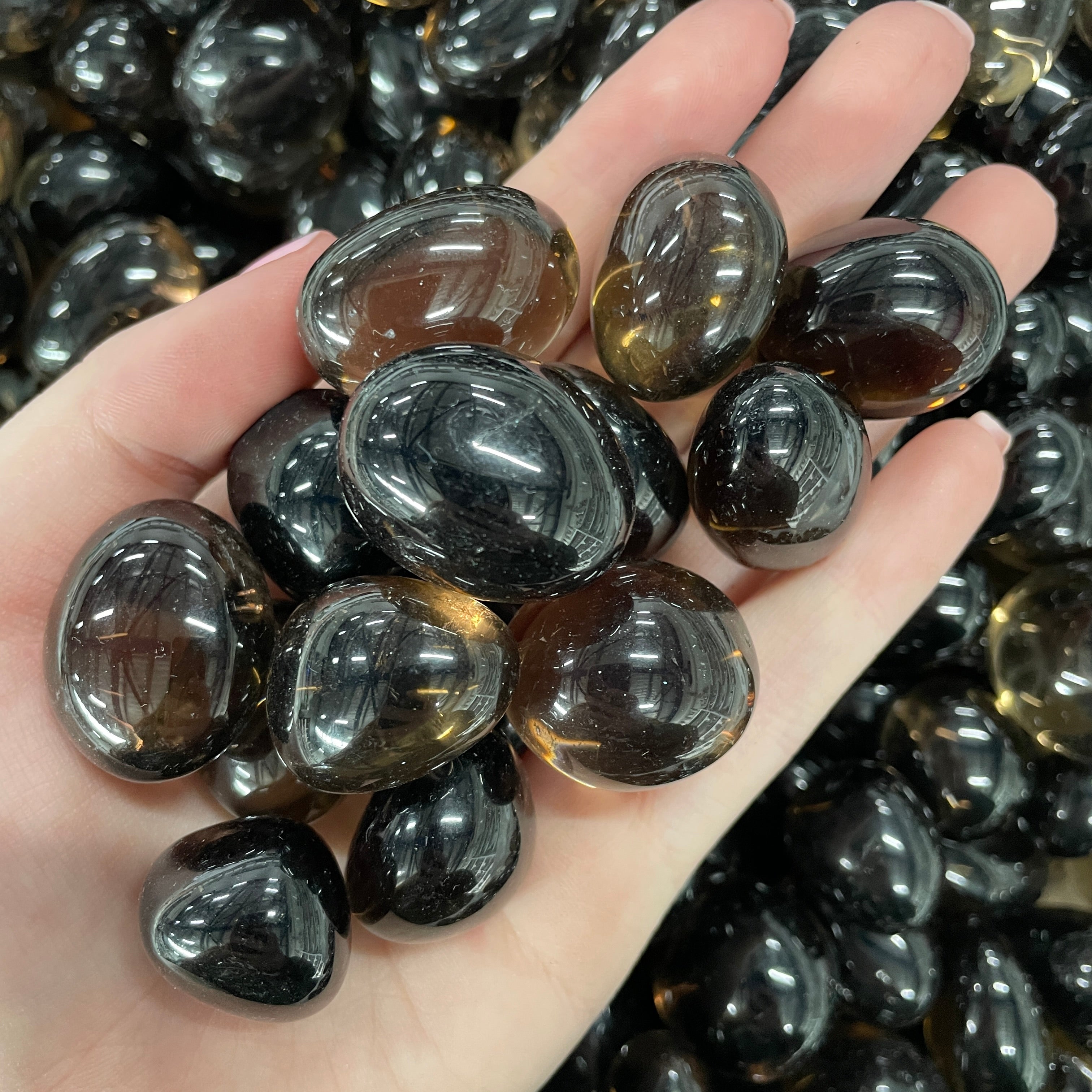 Smoky Qtz - Dark - Tumbled - 1 KG Smoky Qtz - Dark - Tumbled - 1 KG